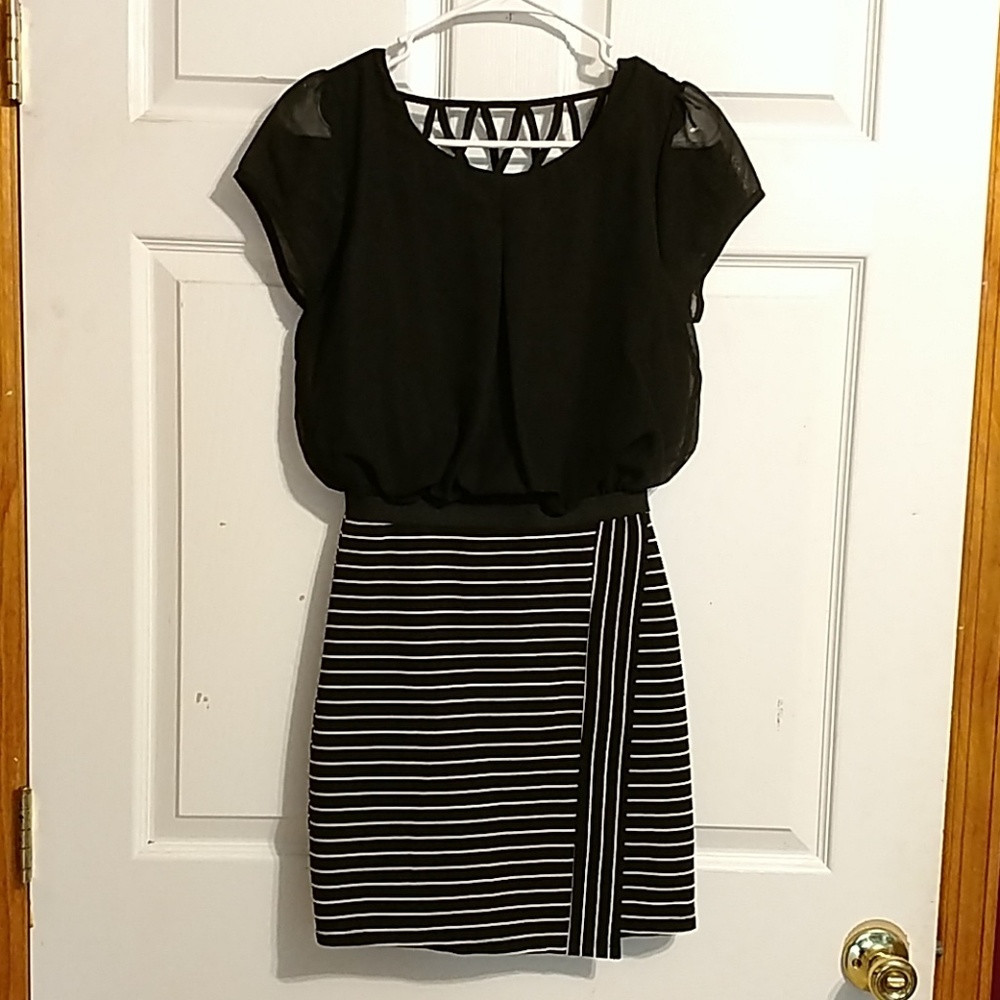 Black mini dress size small